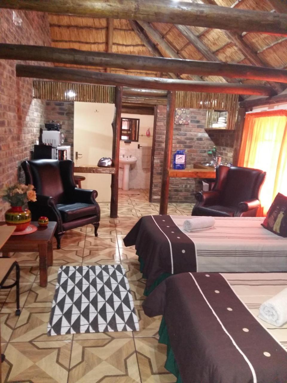 Pride Rock Accommodation มิดเดิลเบิร์ก ภายนอก รูปภาพ