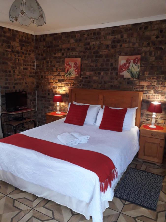 Pride Rock Accommodation มิดเดิลเบิร์ก ภายนอก รูปภาพ